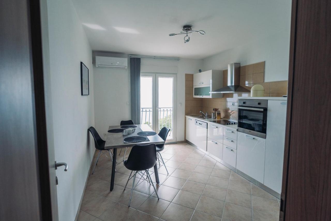Apartmani Josip Podstrana Exterior foto